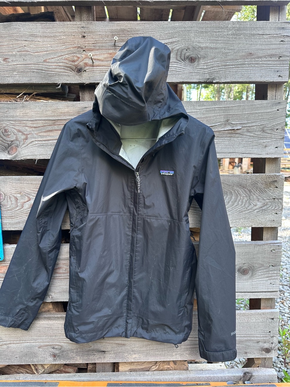 Men’s Patagonia rain coat